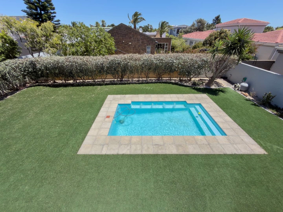 4 Bedroom Property for Sale in Sunset Beach Western Cape